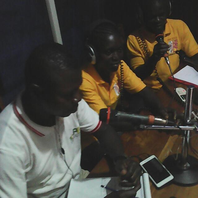 Emission sur les mariages précoces et forcés sur la radio SAMA de Niamtougou